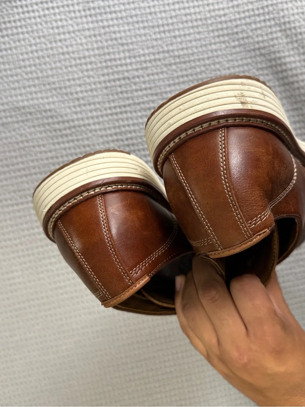 Men's Tan Leather Derby Shoe with Contrasting Sole